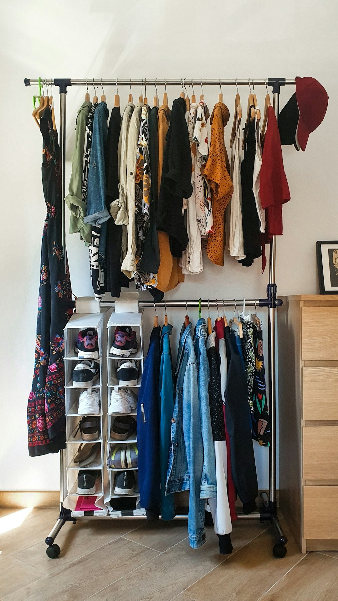 Come Creare un Guardaroba Minimalista e Chic: Consigli di Moda dal Fashion Blogger