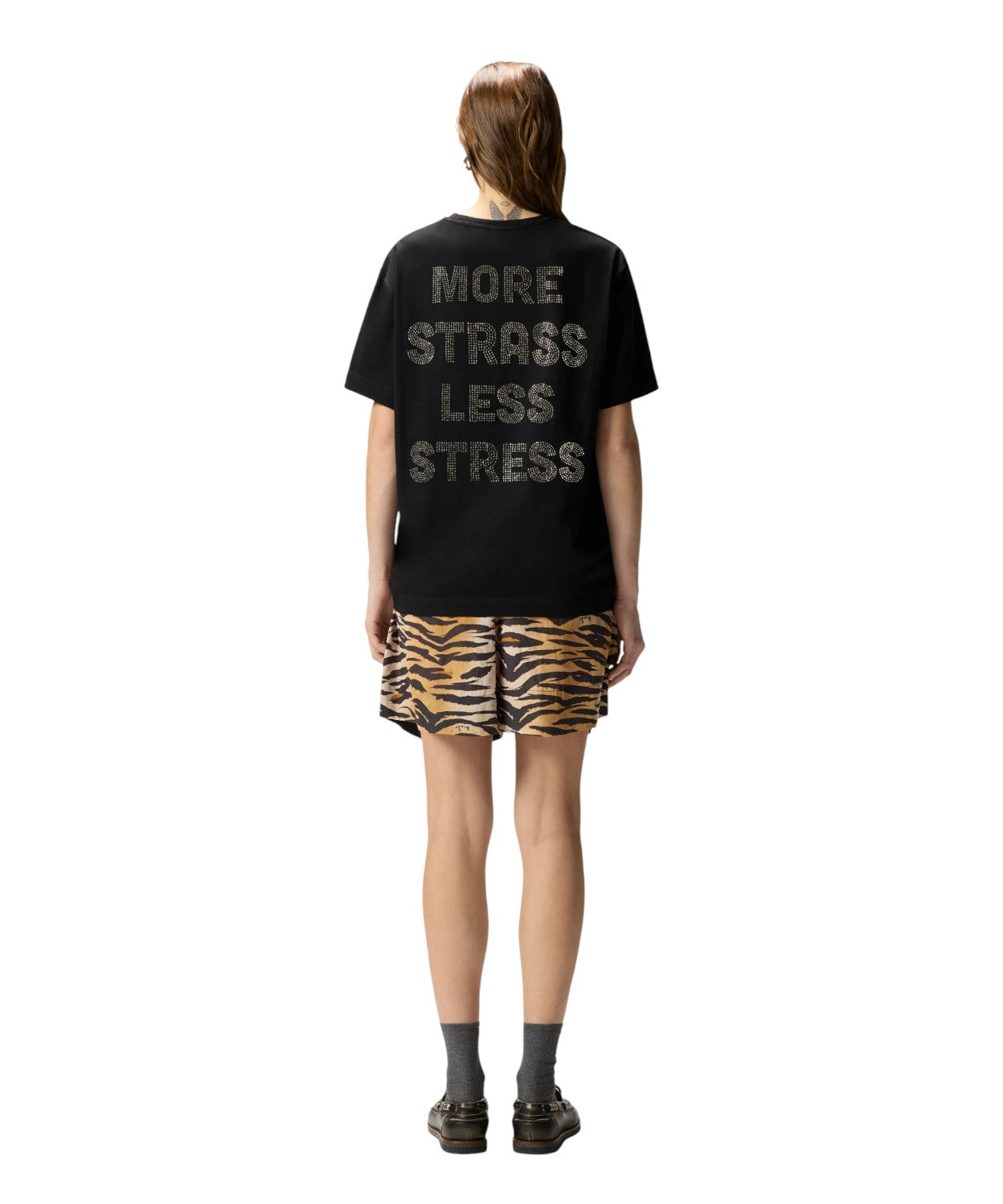 T-shirt con strass “More Strass Less Stress” di Pinko