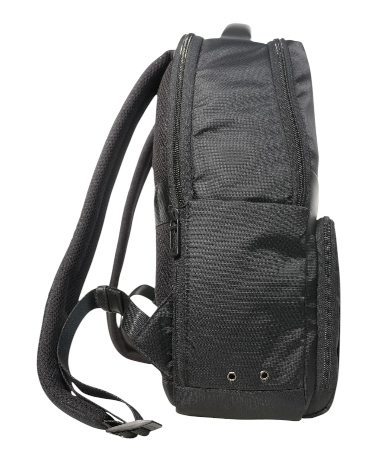 Versatile backpack for 14-inch laptop and iPad®