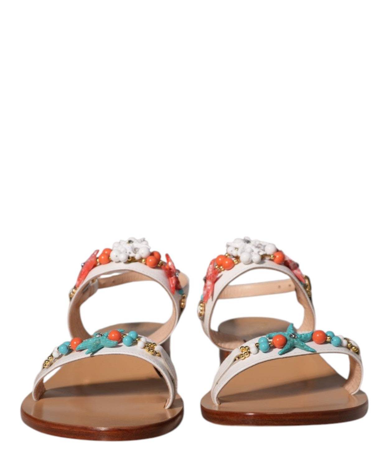 Elegante sandalen met koraalapplicaties voor de zomer