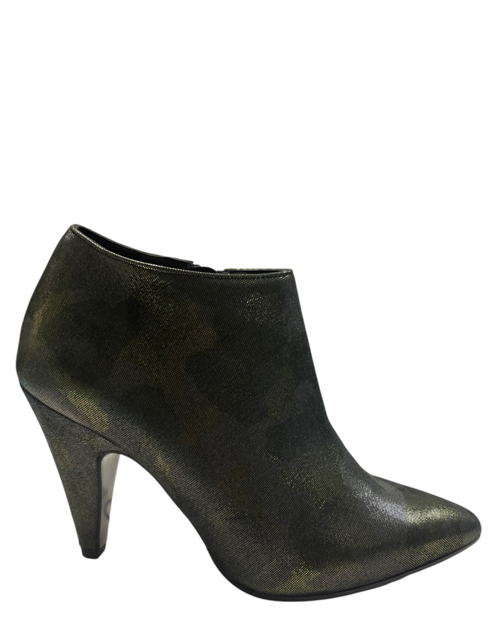 Green camouflage ankle boot