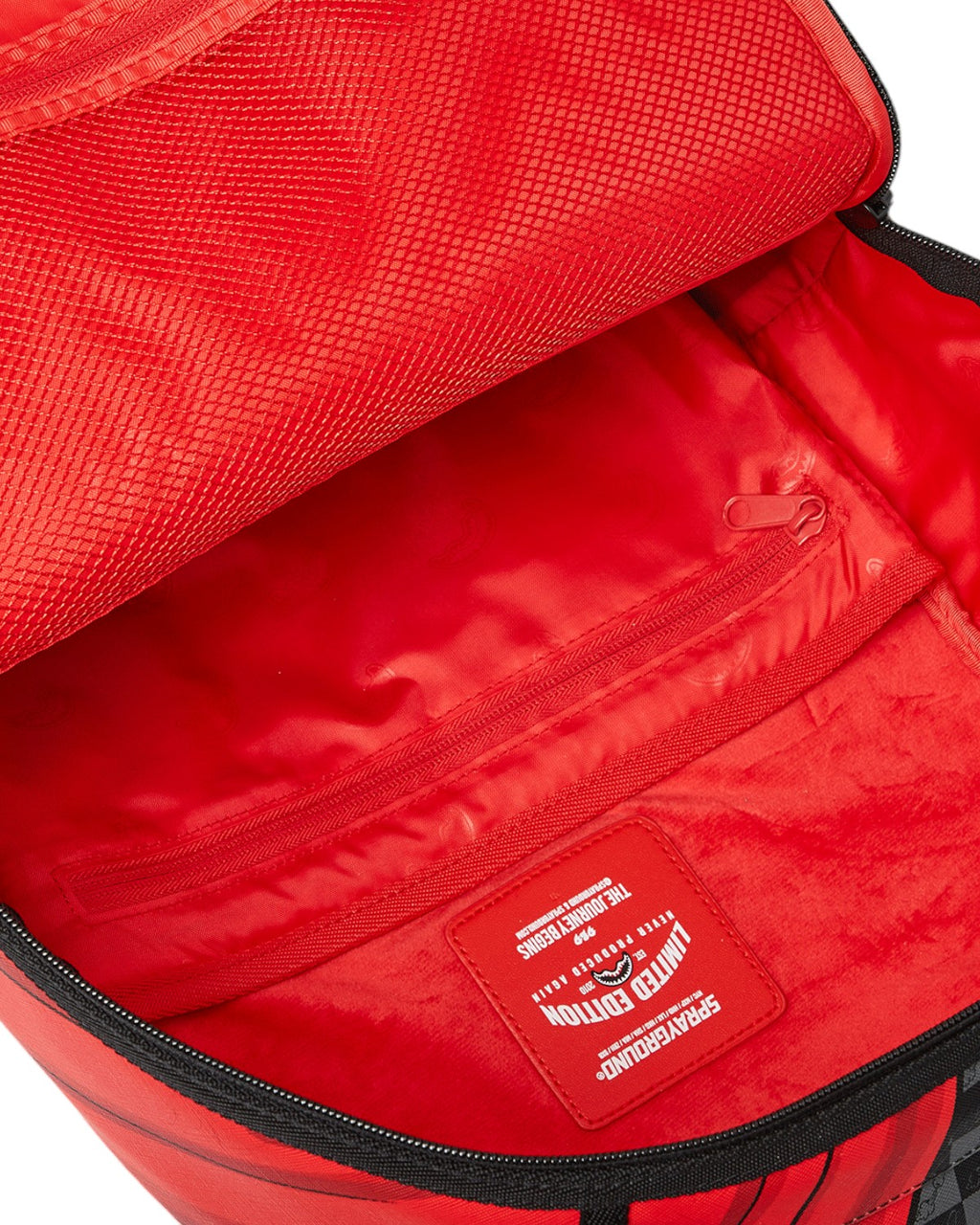 Bugs Curtain Reveal DLXSV-Sprayground-Zaini-Vittorio Citro Boutique
