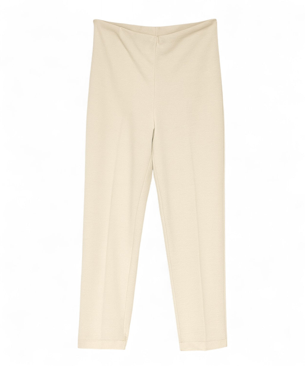 Straight-cut trousers with a crease
