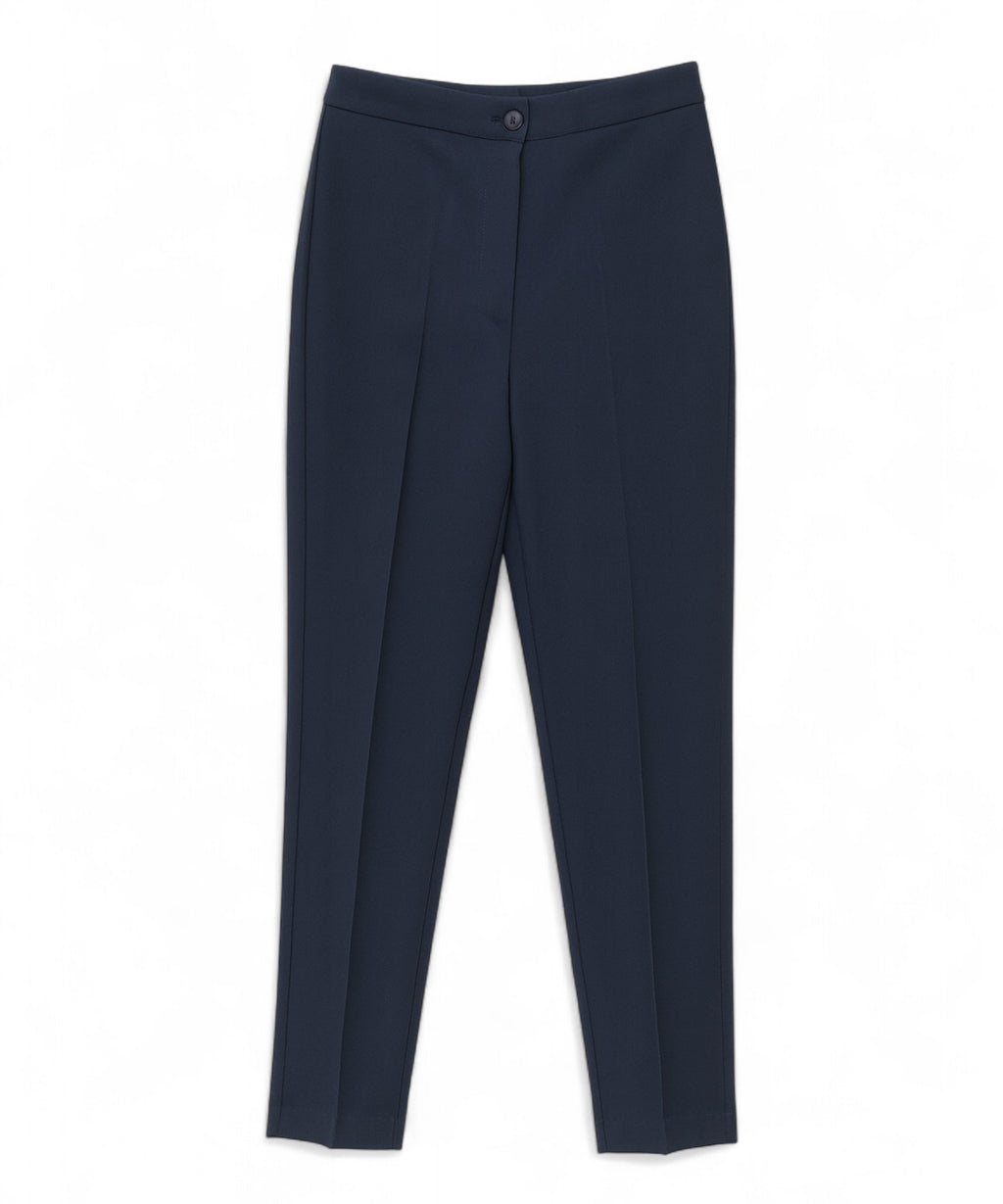Tailored trousers with pleat