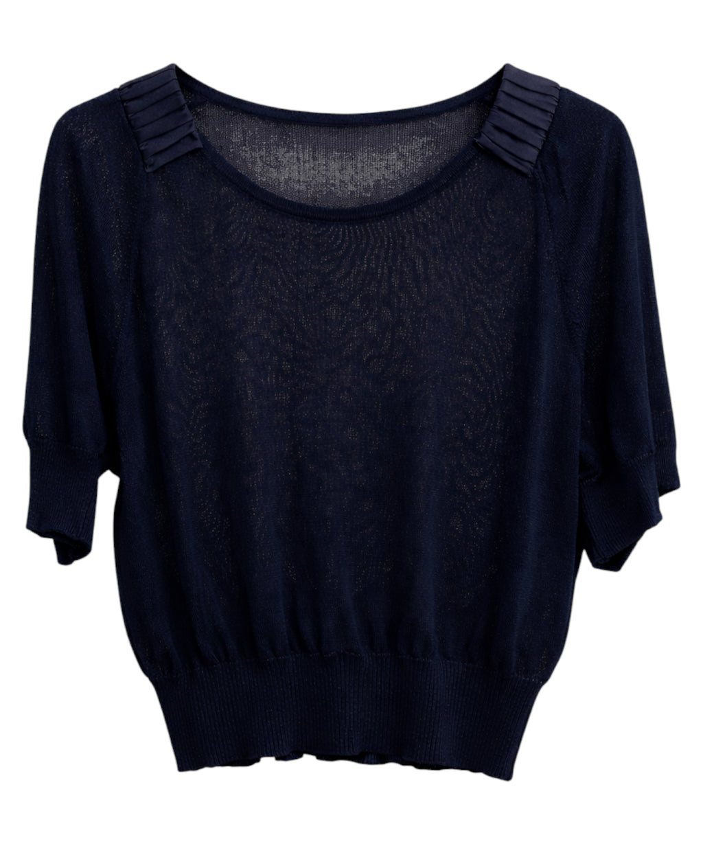 Knitted blouse with blue pleated details