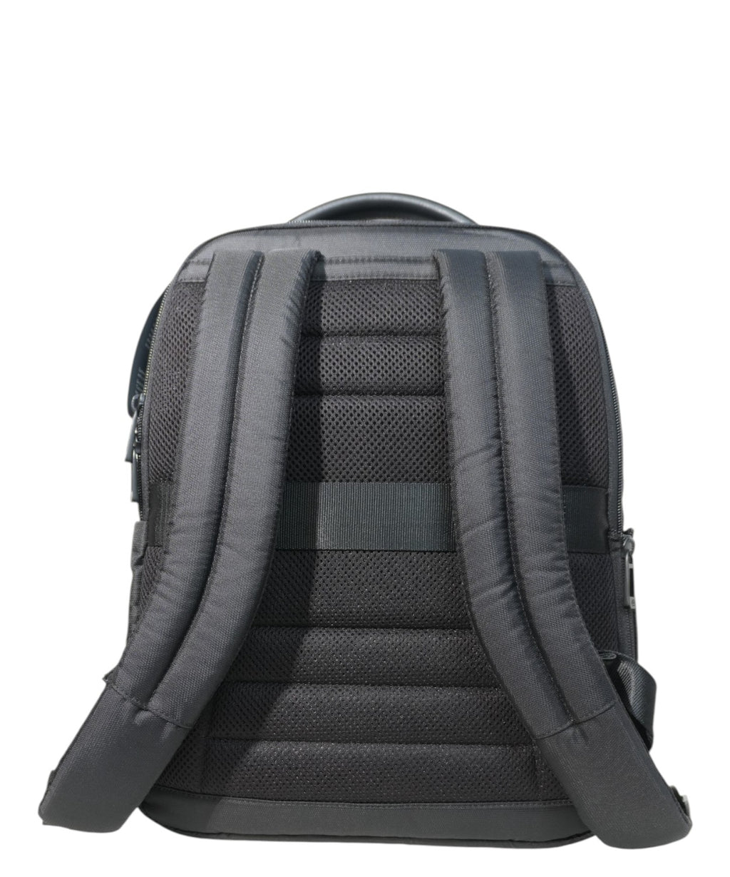 Versatile backpack for 14-inch laptop and iPad®