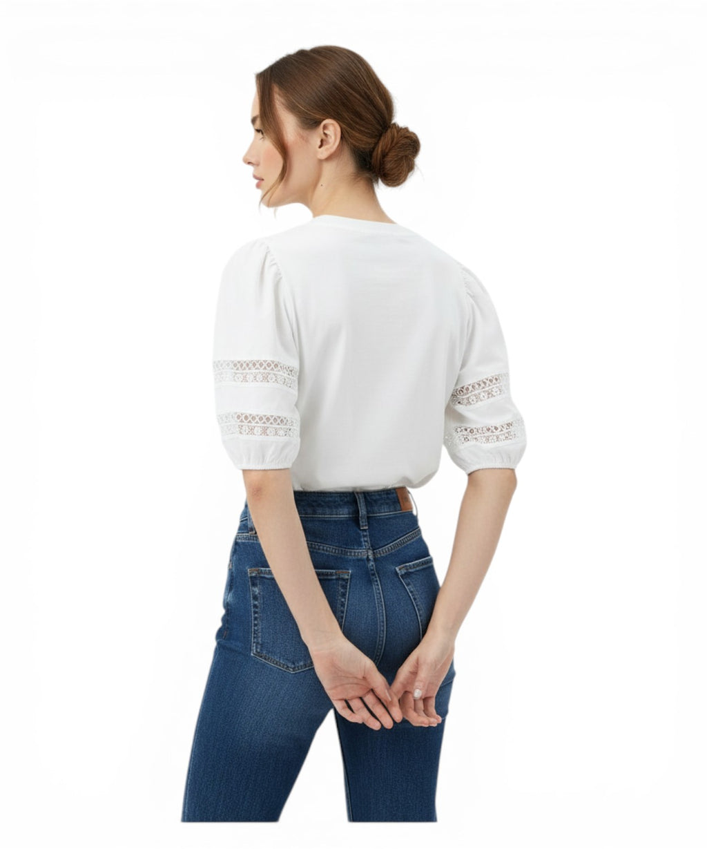 T-shirt Twinset con pizzo e maniche a palloncino