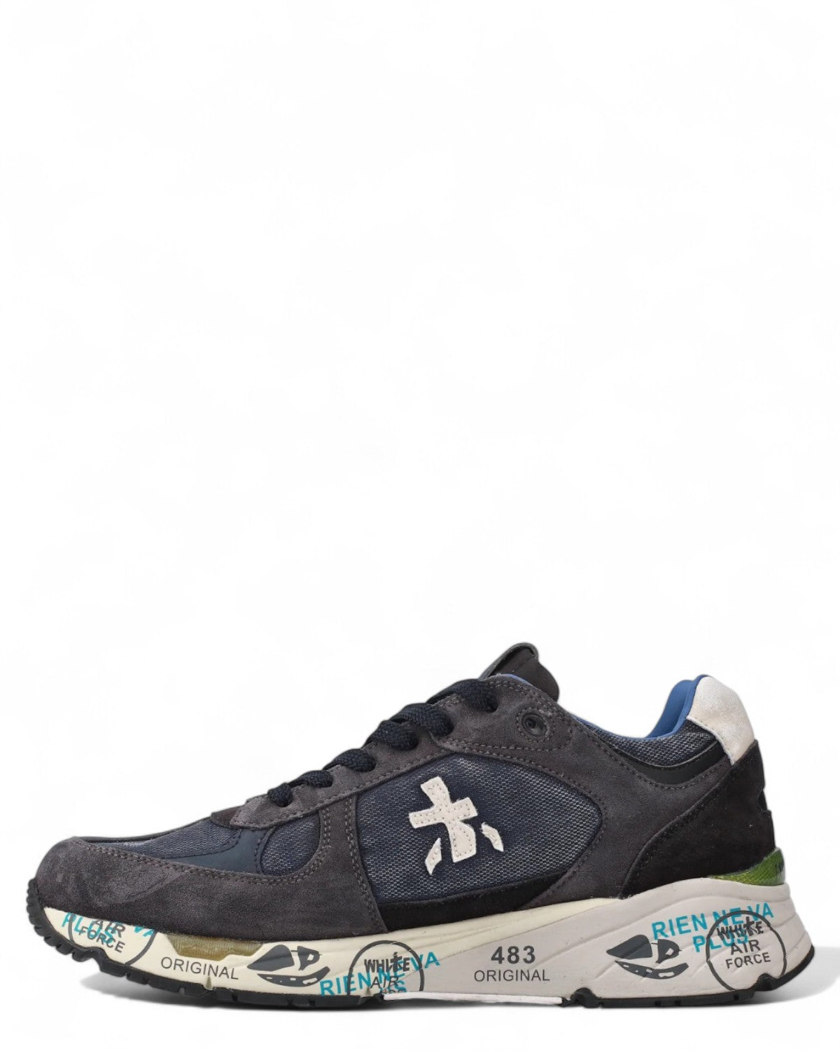 Sneakers uomo Premiata Mase 7819 con tomaia in pelle scamosciata e tessuto tecnico, suola con grafiche originali per uno stile unico.