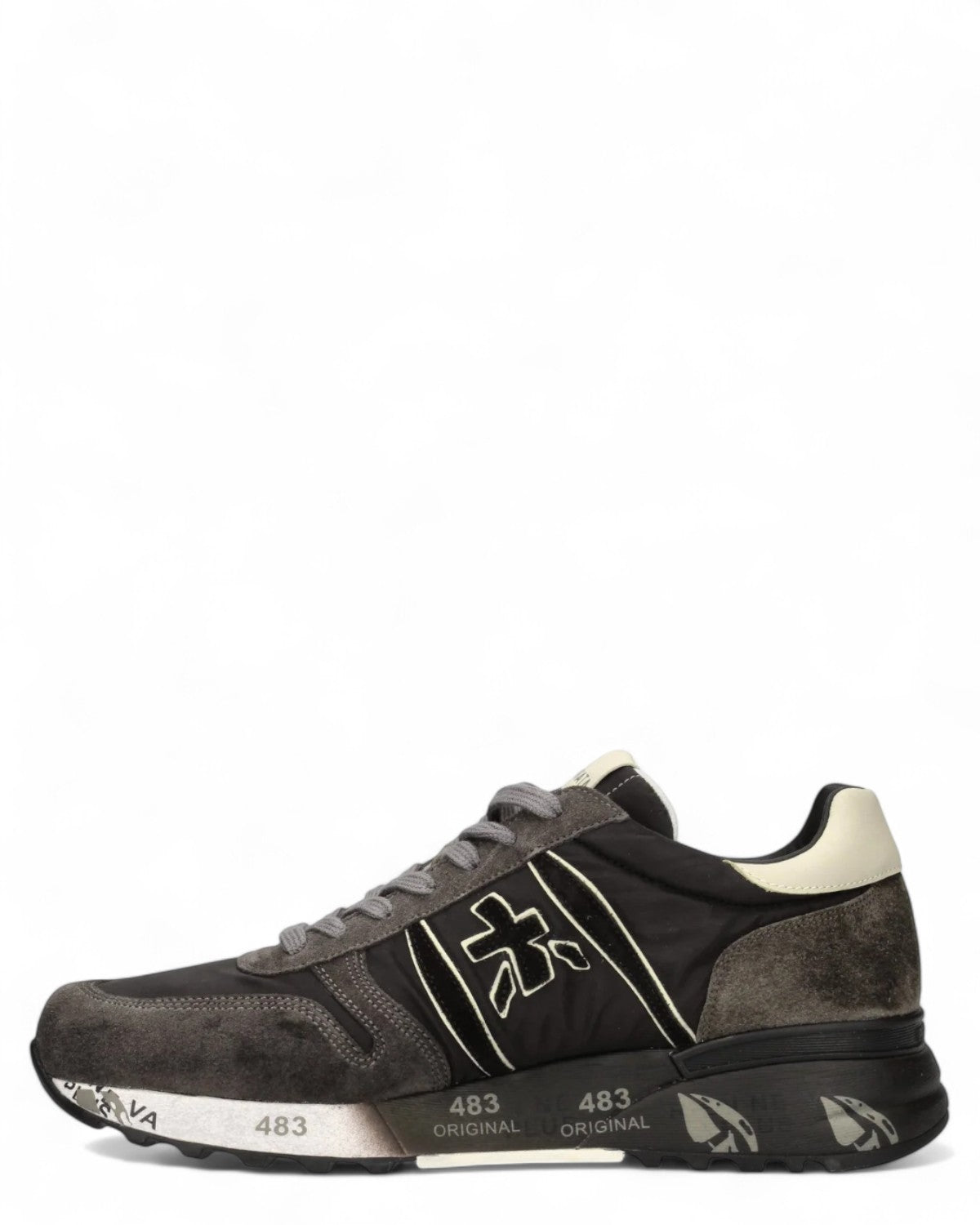 Scarpa sportiva Premiata Lander 4951 uomo in pelle scamosciata e nylon nero, con suola decorata e logo laterale, vista laterale destra.