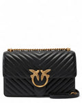 Love Bag Nappa Chevron con Tracolla - Pinko in pelle nera con motivo chevron e fibbia dorata Love Birds, perfetta come borsa a spalla elegante.
