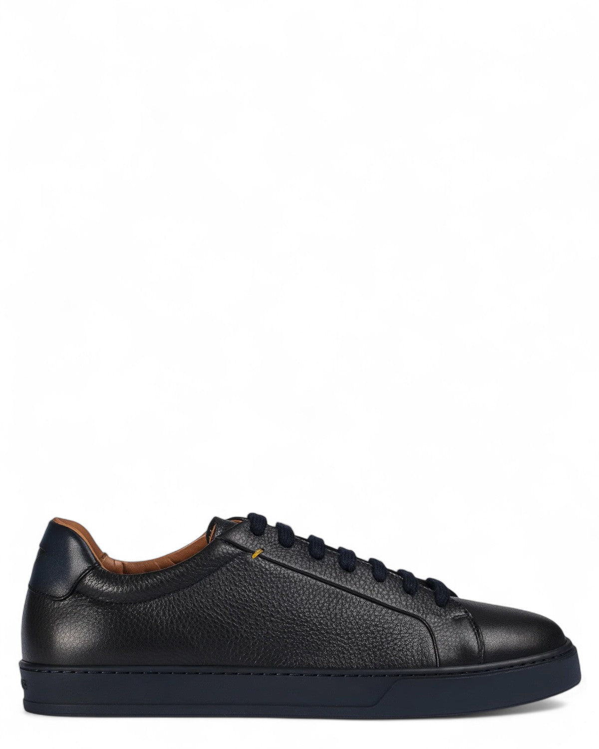 Sneaker Panfilo in pelle bottalata blu con profilo basso e suola in gomma, ideale per look casual eleganti da uomo.