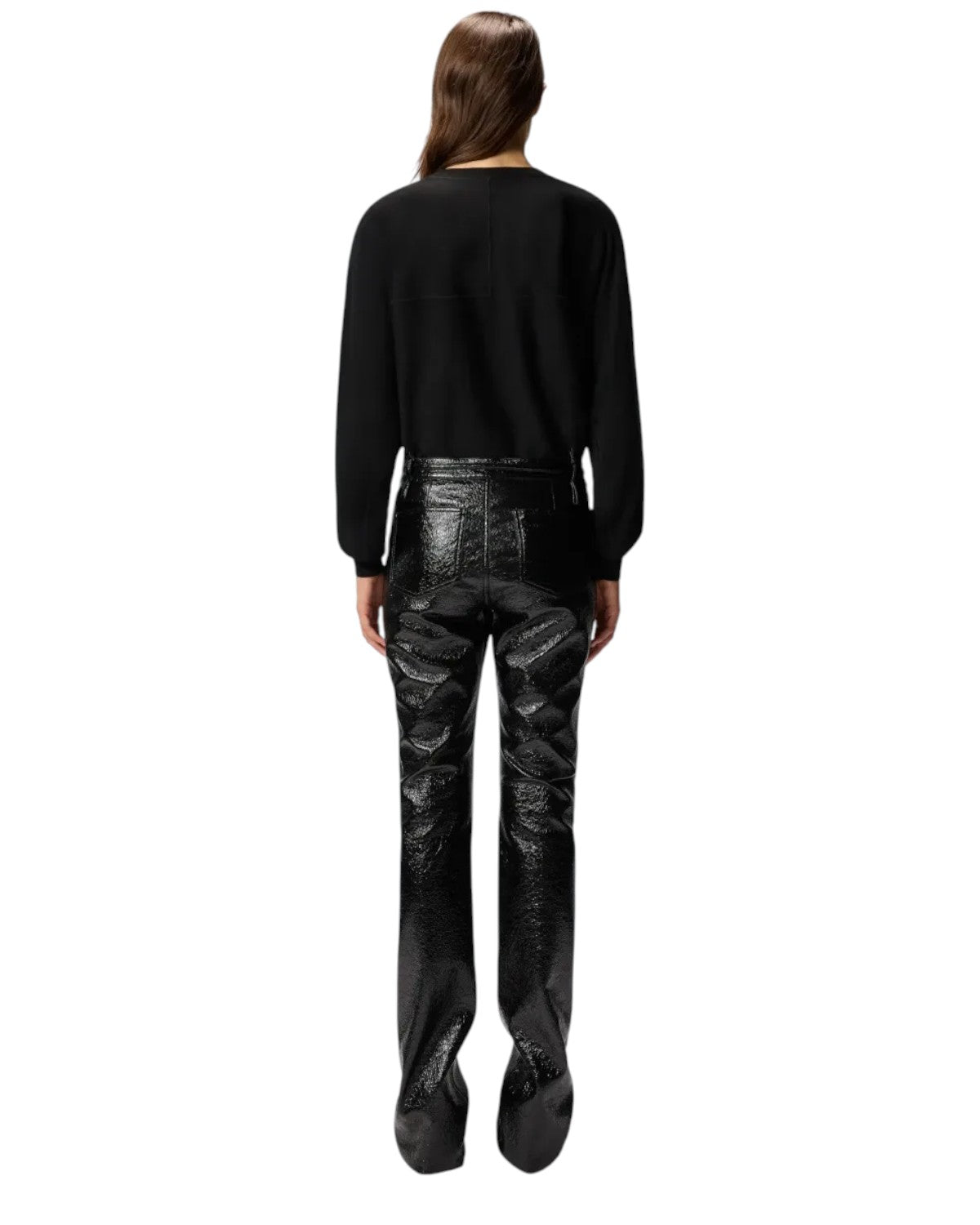 Vista posteriore della maglia Pinko in lana merino nera indossata, vestibilità comoda e stile raffinato per l'inverno donna.