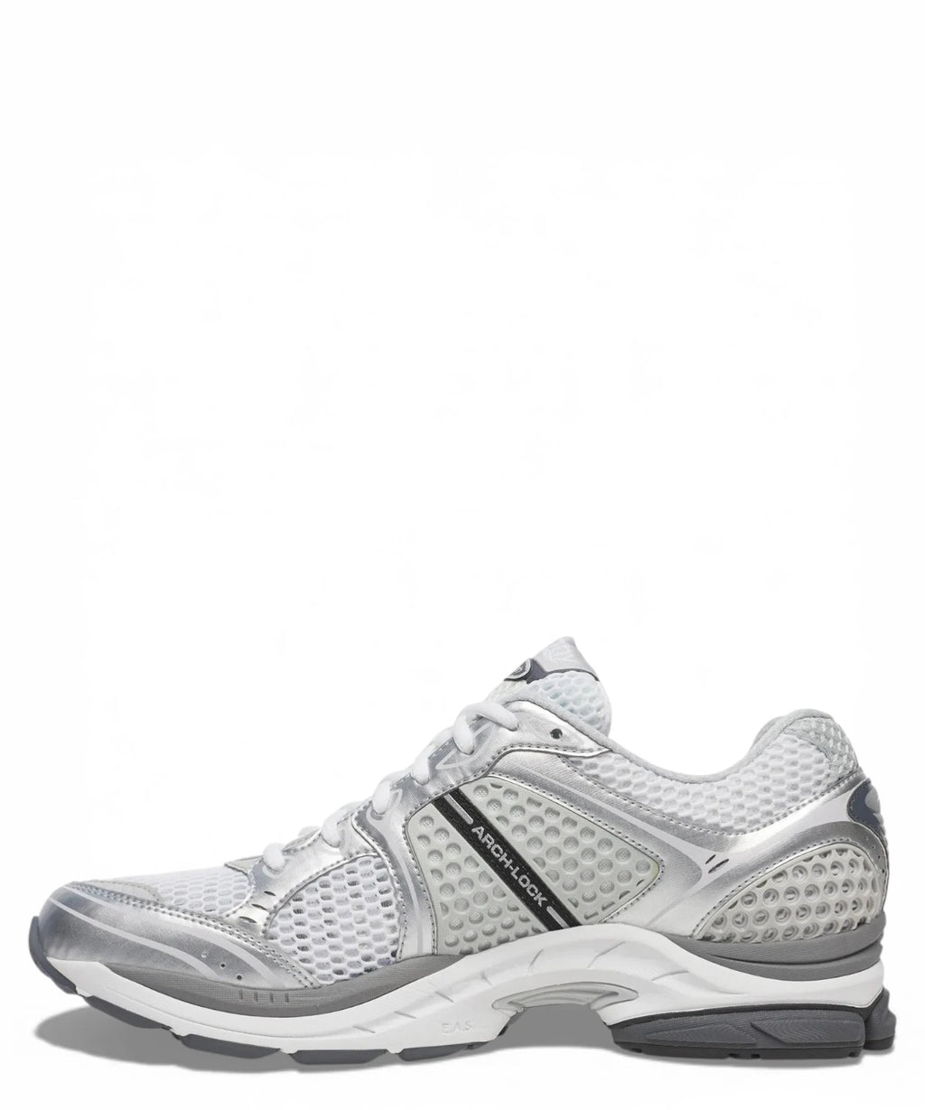 Saucony ProGrid Triumph 4 Sneakers – Comfort and Retro Style