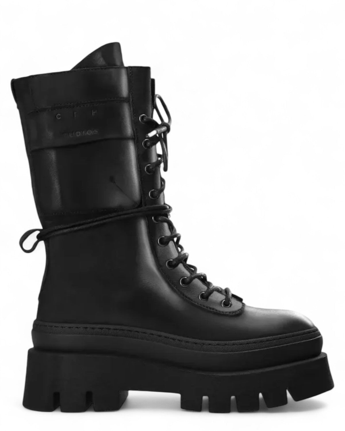 CPH691 Stivaletti donna in pelle nera con suola chunky alta, stile urban-hiker, chiusura stringata e manifattura artigianale europea.