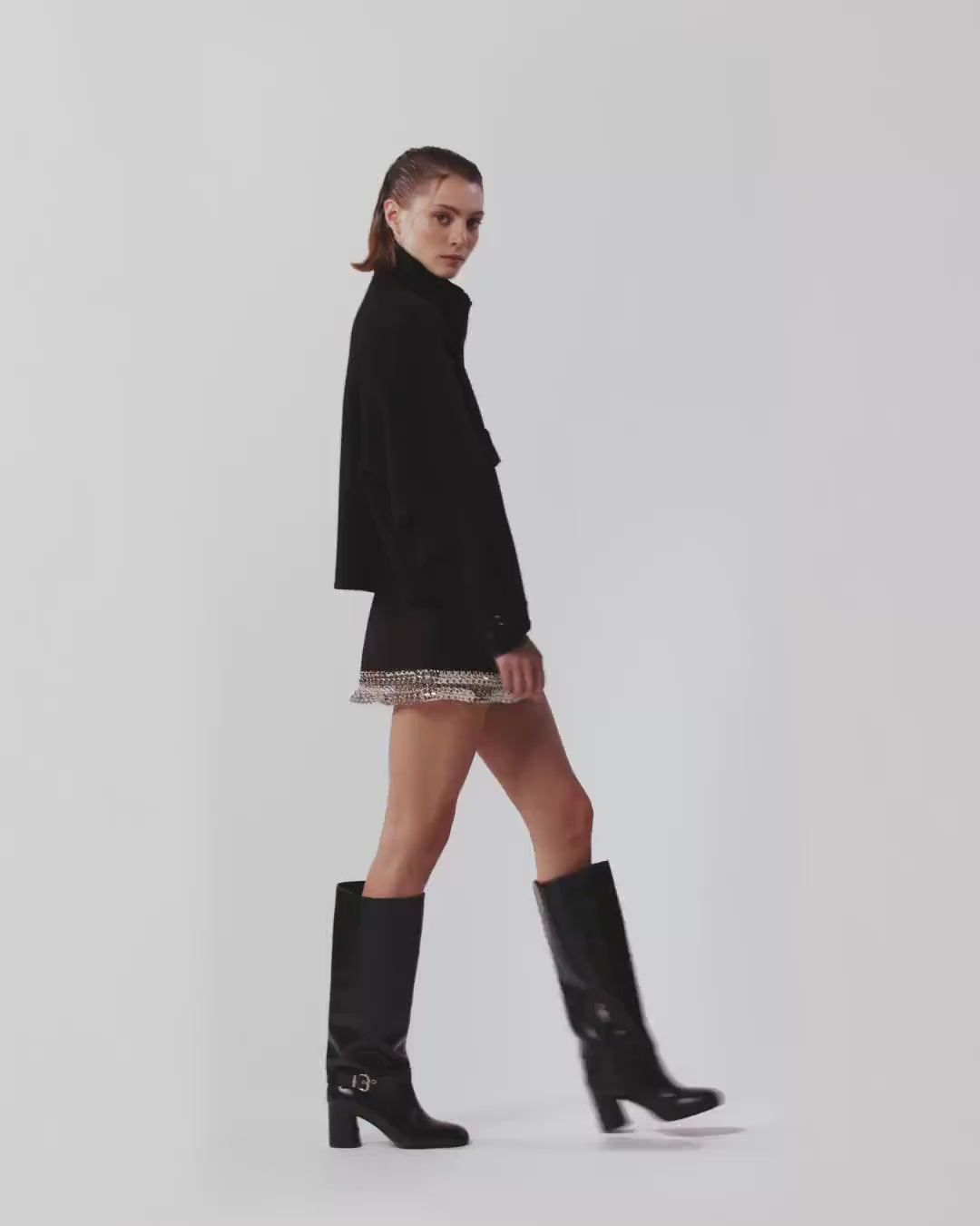 Short Spoon Coat in Double Pure Wool Cloth with High Collar