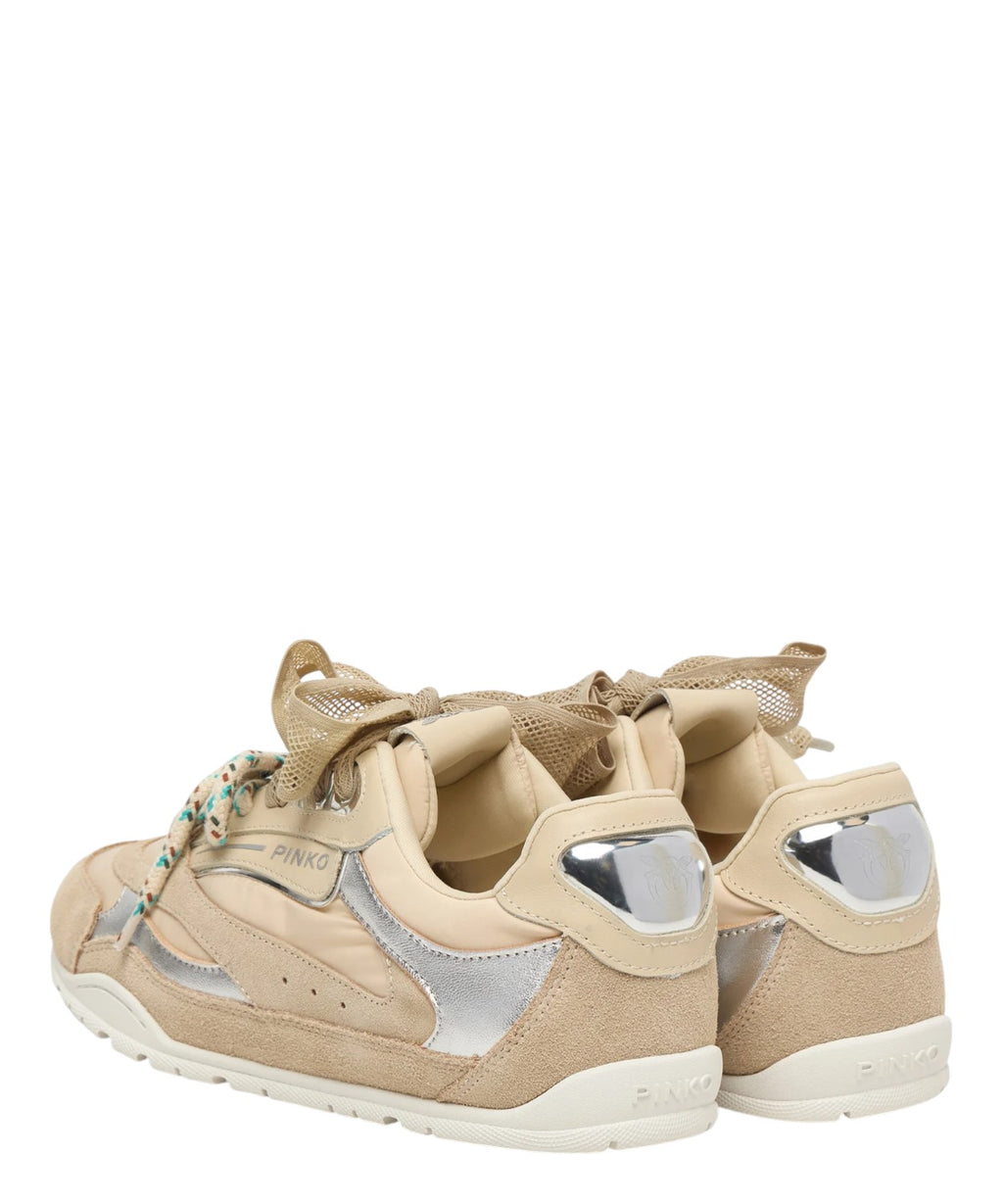 Sneakers Pinko YULIA 01: stil og komfort med dobbelte snørebånd